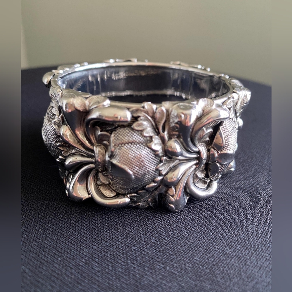 Whiting & Davis Wild Repousse Mesh Fleur De Lis Hinged Cuff Bracelet- Unsigned